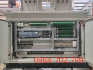 Bàn điều khiển máy cắt CNC kt 1350x1500x500mm